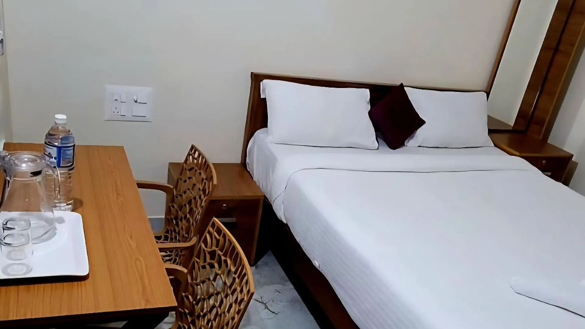 Thamarassery Inn Luxury And Budget Rooms